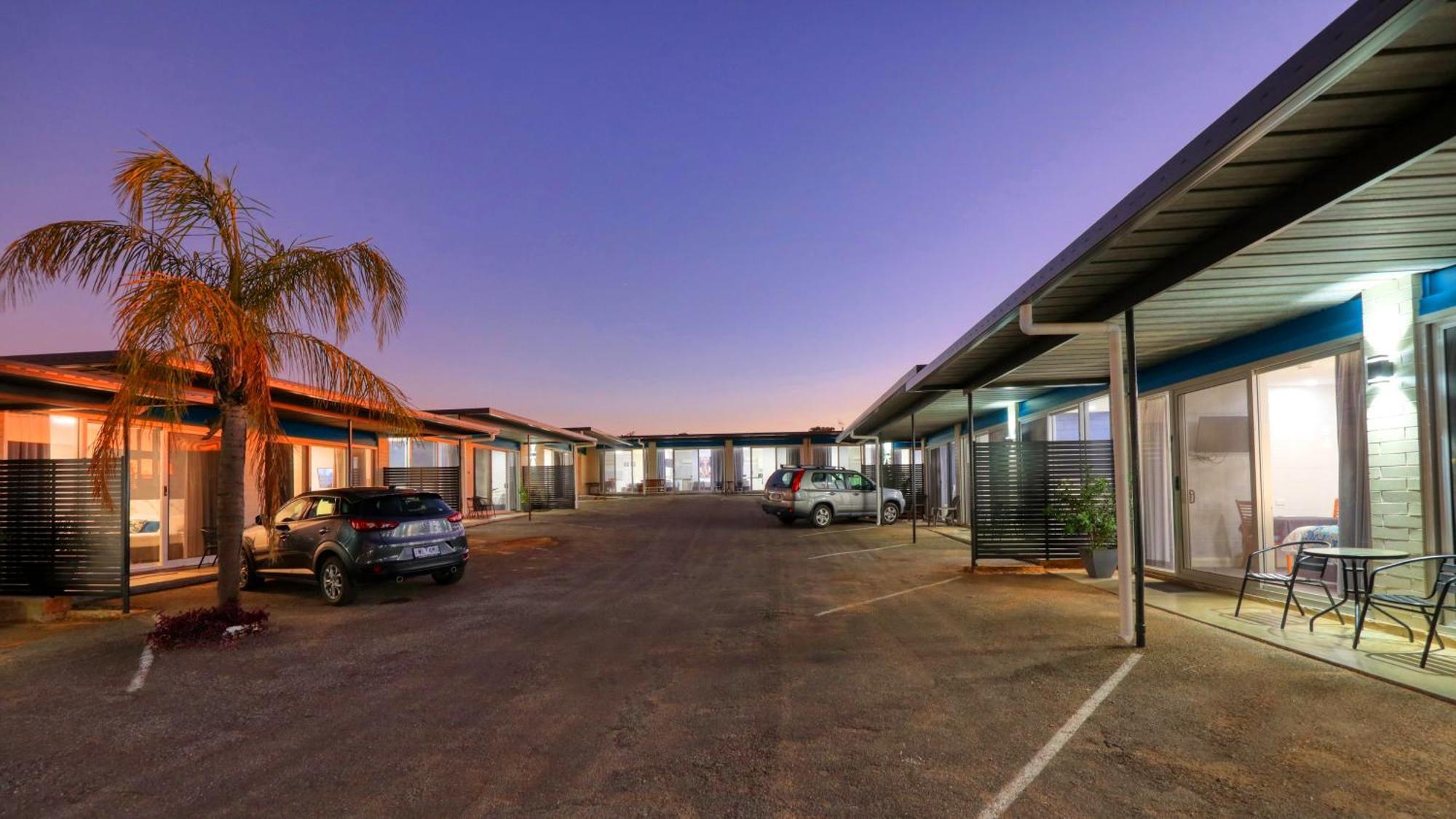Hilltop Motel Broken Hill Zewnętrze zdjęcie